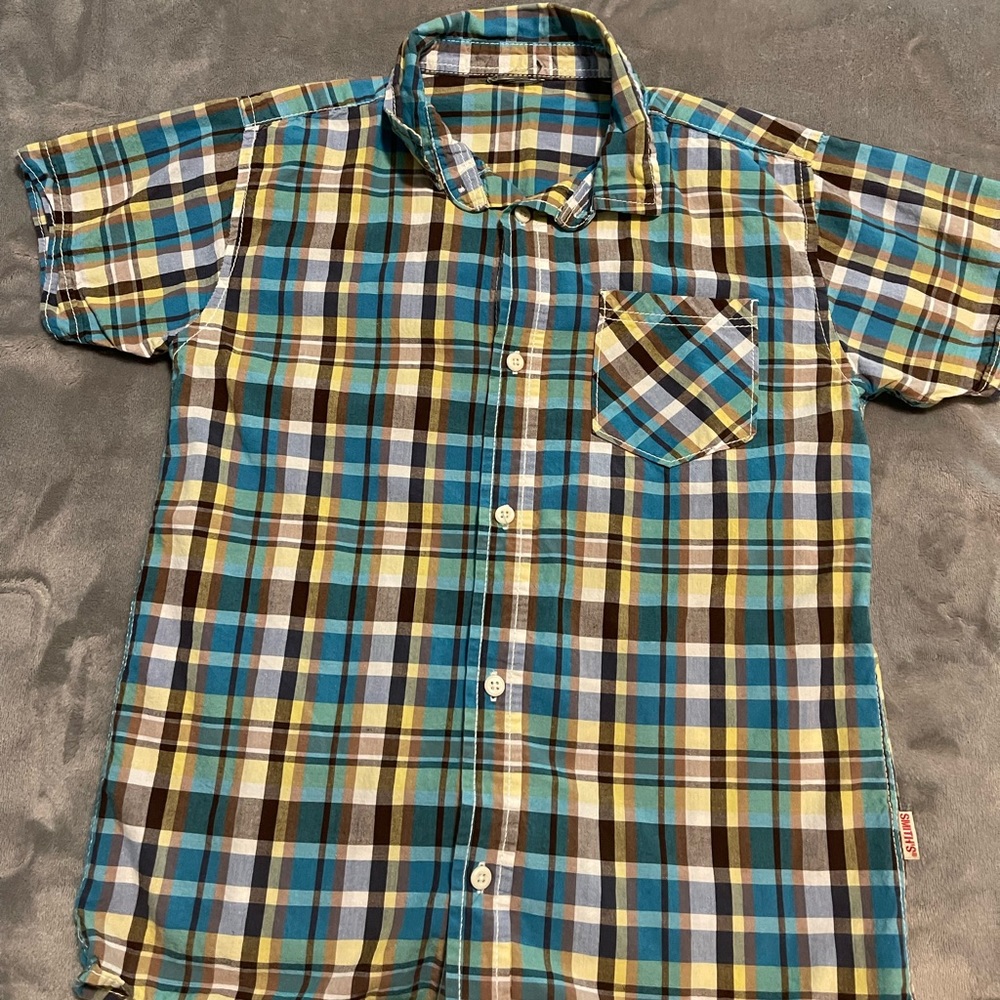 Smith’s Boys Plaid Button Down Shirt 😎☀️